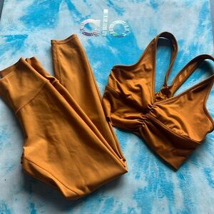 ALO Yoga Rust Leggings and Bra Set